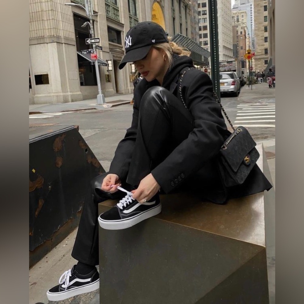 Vans Unisex Black and White Sneakers old school platform Vans